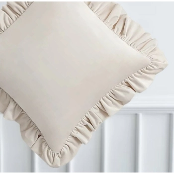 Poszewka beżowa welurowa z falbanką